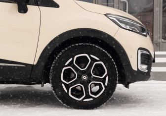 Подержанный автомобиль Renault Kaptur 2020 года (9 фото)