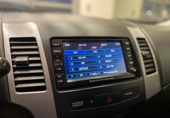 Подержанный автомобиль Mitsubishi Outlander 2011 года (10 фото)