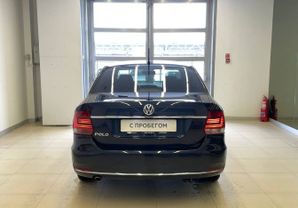 Подержанный автомобиль Volkswagen Polo Sedan 2016 года (6 фото)