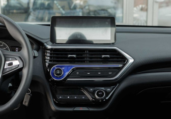 Подержанный автомобиль Changan Alsvin 2023 года (14 фото)