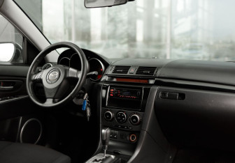 Подержанный автомобиль Mazda 3 Sedan 2007 года (10 фото)