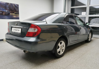 Подержанный автомобиль Toyota Camry Sedan 2003 года (4 фото)