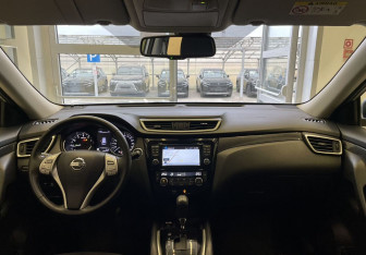 Подержанный автомобиль Nissan X-Trail 2018 года (10 фото)