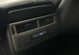 Подержанный автомобиль Lexus LX 2013 года (16 фото)