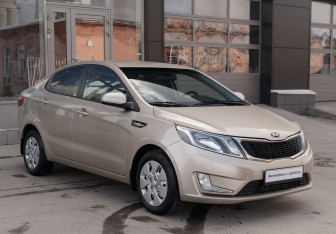 Подержанный автомобиль Kia Rio Sedan 2013 года (3 фото)