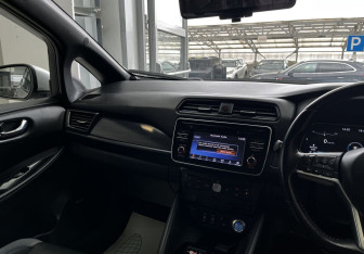 Подержанный автомобиль Nissan Leaf 2018 года (9 фото)