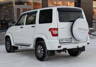 Подержанный автомобиль УАЗ Patriot 2017 года (7 фото)
