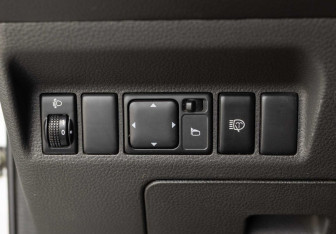 Подержанный автомобиль Nissan X-Trail 2005 года (18 фото)