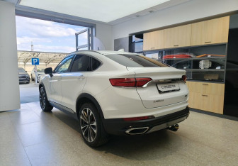 Подержанный автомобиль Geely Tugella 2021 года (6 фото)