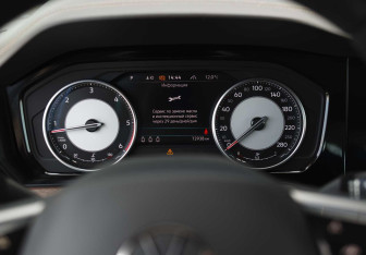 Подержанный автомобиль Volkswagen Touareg 2021 года (13 фото)