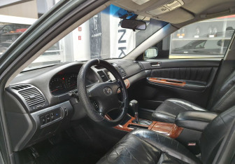 Подержанный автомобиль Toyota Camry Sedan 2003 года (7 фото)