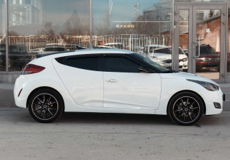 Подержанный автомобиль Hyundai Veloster 2012 года (4 фото)