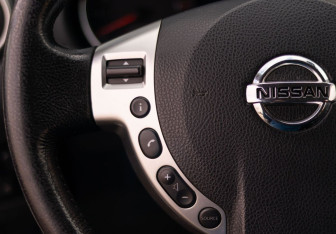 Подержанный автомобиль Nissan Qashqai 2012 года (12 фото)