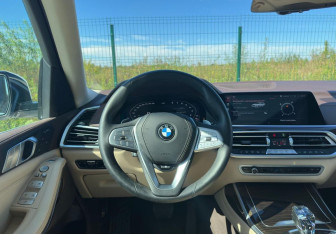 Подержанный автомобиль BMW X7 2019 года (12 фото)