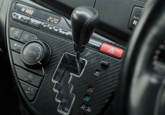 Подержанный автомобиль Toyota ISis 2013 года (15 фото)