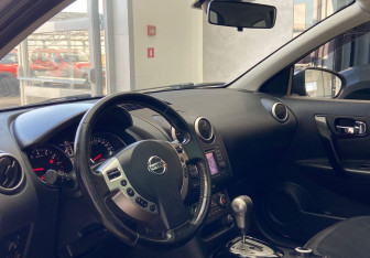 Подержанный автомобиль Nissan Qashqai+2 2013 года (8 фото)