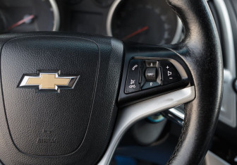 Подержанный автомобиль Chevrolet Cruze Hatchback 2014 года (12 фото)
