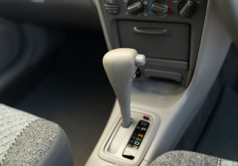 Подержанный автомобиль Toyota Corolla Sedan 1998 года (14 фото)