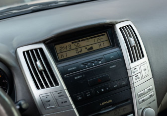 Подержанный автомобиль Lexus RX 2003 года (14 фото)