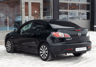Подержанный автомобиль Mazda 3 Sedan 2011 года (7 фото)