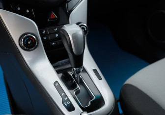 Подержанный автомобиль Chevrolet Cruze Hatchback 2014 года (15 фото)