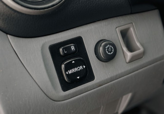 Подержанный автомобиль Toyota RAV4 2003 года (16 фото)