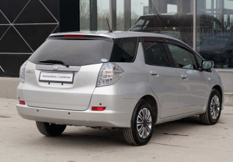 Подержанный автомобиль Honda Fit Shuttle 2014 года (5 фото)