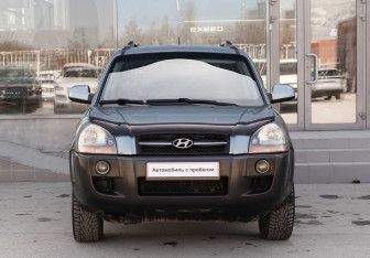 Подержанный автомобиль Hyundai Tucson 2007 года (2 фото)
