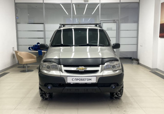 Подержанный автомобиль Chevrolet Niva 2011 года (3 фото)