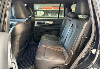 Подержанный автомобиль GAC GS8 2024 года (18 фото)