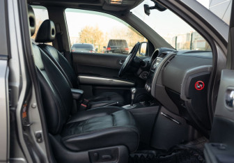 Подержанный автомобиль Nissan X-Trail 2008 года (21 фото)
