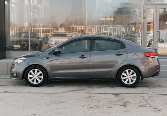 Подержанный автомобиль Kia Rio Sedan 2016 года (8 фото)