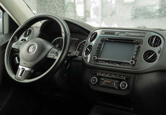 Подержанный автомобиль Volkswagen Tiguan 2012 года (10 фото)