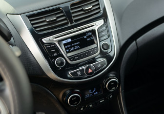 Подержанный автомобиль Hyundai Solaris Sedan 2015 года (14 фото)