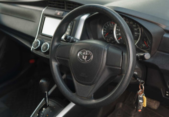 Подержанный автомобиль Toyota Corolla Wagon 2017 года (11 фото)