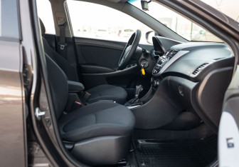 Подержанный автомобиль Hyundai Solaris Sedan 2015 года (20 фото)