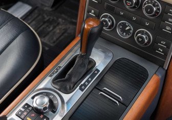 Подержанный автомобиль Land Rover Range Rover 2009 года (17 фото)