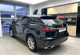 Подержанный автомобиль Lexus RX 2017 года (7 фото)
