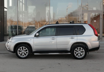 Подержанный автомобиль Nissan X-Trail 2013 года (8 фото)