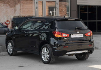 Подержанный автомобиль Mitsubishi RVR Suv 2010 года (7 фото)