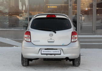Подержанный автомобиль Nissan March Hatchback 2012 года (6 фото)