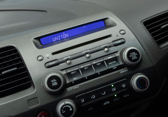 Подержанный автомобиль Honda Civic Sedan 2006 года (14 фото)