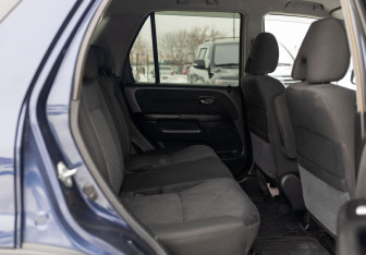 Подержанный автомобиль Honda CR-V 2006 года (17 фото)