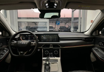 Подержанный автомобиль Exeed TXL 2023 года (13 фото)