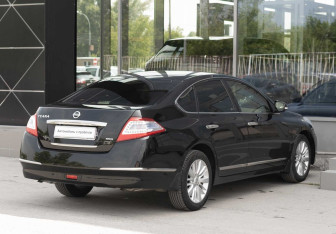 Подержанный автомобиль Nissan Teana 2012 года (5 фото)