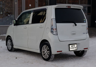 Подержанный автомобиль Suzuki Wagon R+ 2014 года (7 фото)