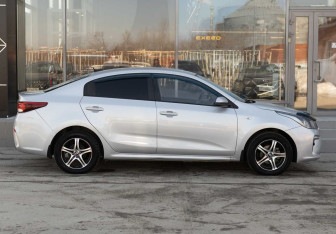 Подержанный автомобиль Kia Rio Sedan 2017 года (4 фото)