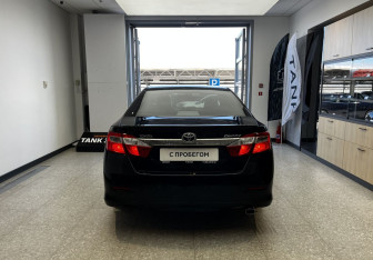 Подержанный автомобиль Toyota Camry Sedan 2012 года (5 фото)
