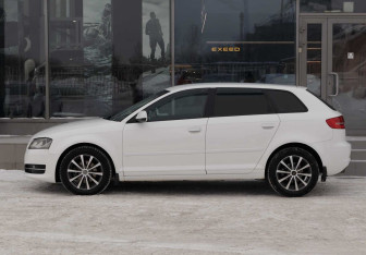 Подержанный автомобиль Audi A3 Hatchback 2012 года (8 фото)