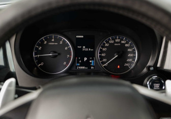 Подержанный автомобиль Mitsubishi Outlander 2012 года (14 фото)